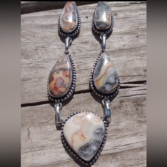 🪶 Beautiful Crazy Lace Agate multi gemstone statement necklace - Picture 2 of 7